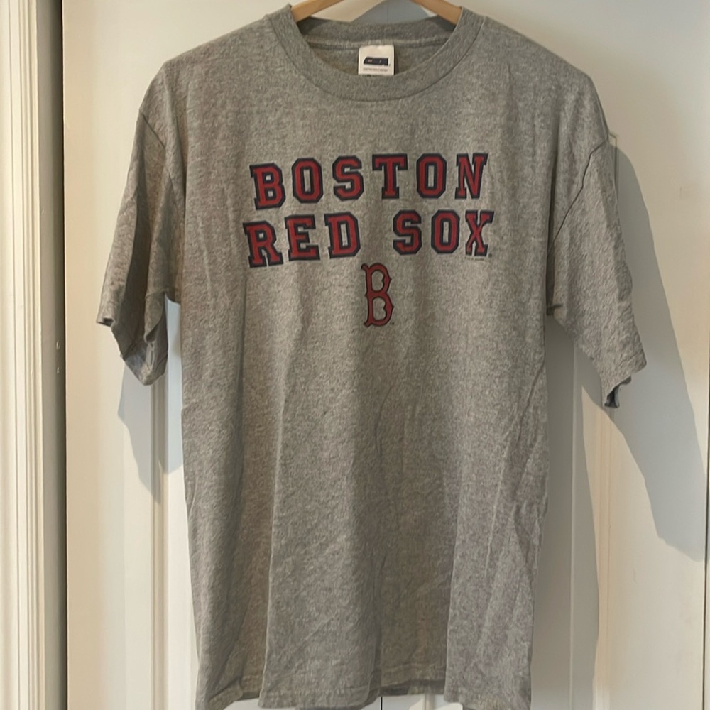Boston Red Sox large Gray t- shirt